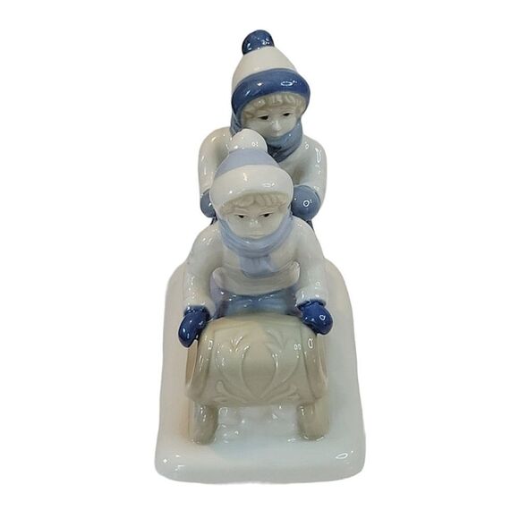 Paul Sebastian Vintage Children On Sled Ride Fine Porcelain Figurine - Picture 2 of 11